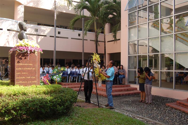 ../Picture/2552/DSC_0042 (Medium).JPG